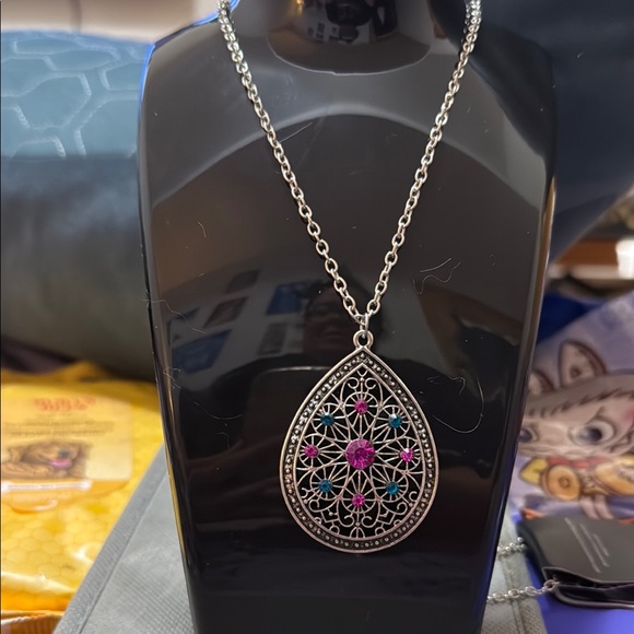 Paparazzi Silver Pink Necklace with Teardrop Pendant - Picture 1 of 3